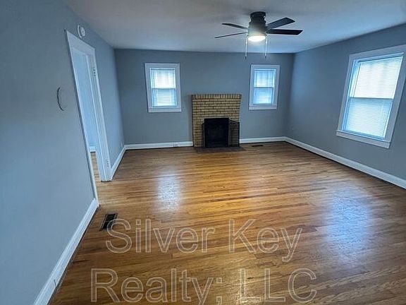 4th image of 207 W Washington Ave