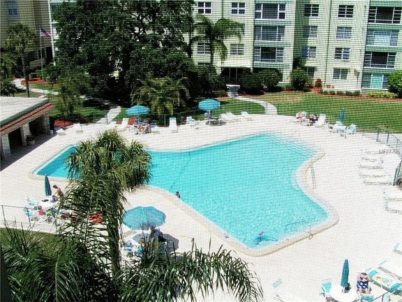 5th image of 620 Edgewater Dr Unit 503