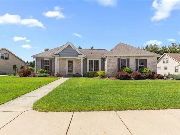 2834 Gateway AVENUE, Hartford, WI 53027