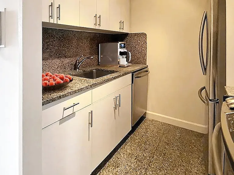300 E 75th St #20F — Photo 2