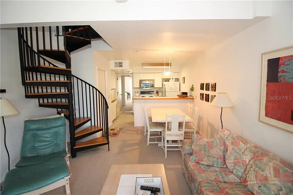 2 bed, 946 sqft, $6,500 — Photo 2