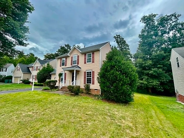 2512 Grand Glen Rd — Photo 3