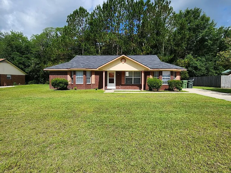 906 Rice Ct — Photo 4