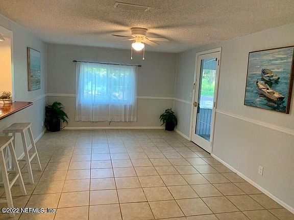 3rd image of 13643 Majestic Ct
