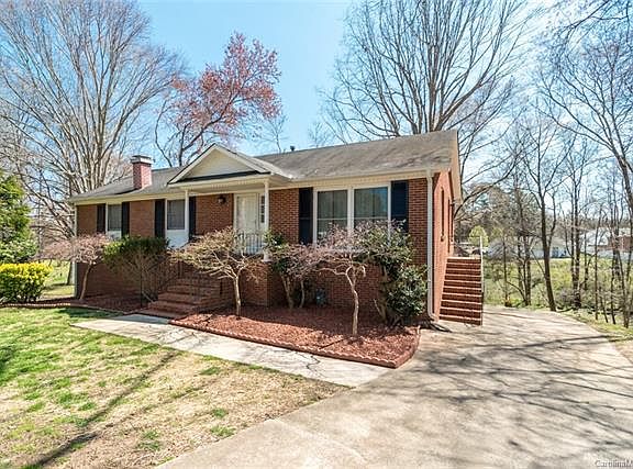 2nd image of 220 Cedarwood Dr