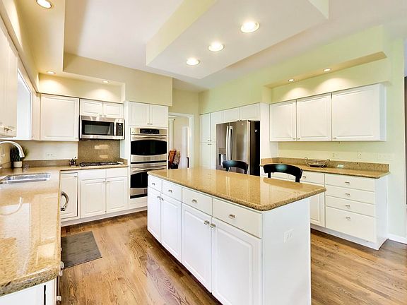 2nd image of 712 De Lasalle Ct