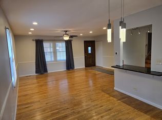 3680 Whispering Trails Dr, Hoffman Estates, IL 60192