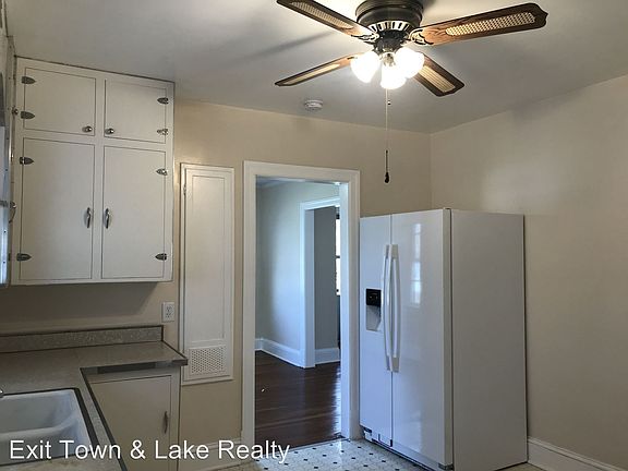 4th image of 206 College St