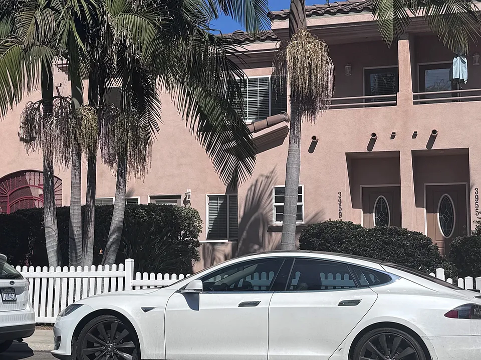 3959 Riviera Dr