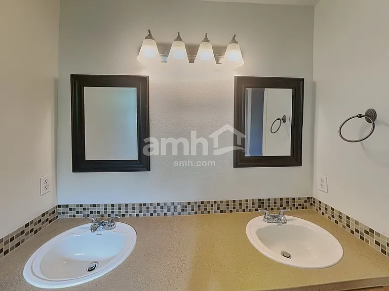 7802 67th St NE — Photo 13