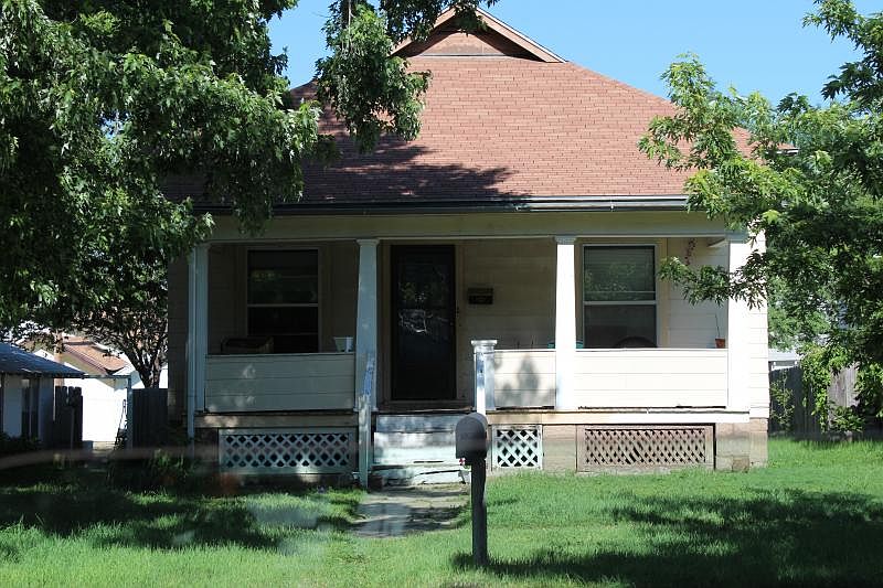 1st image of 606 N 3rd St