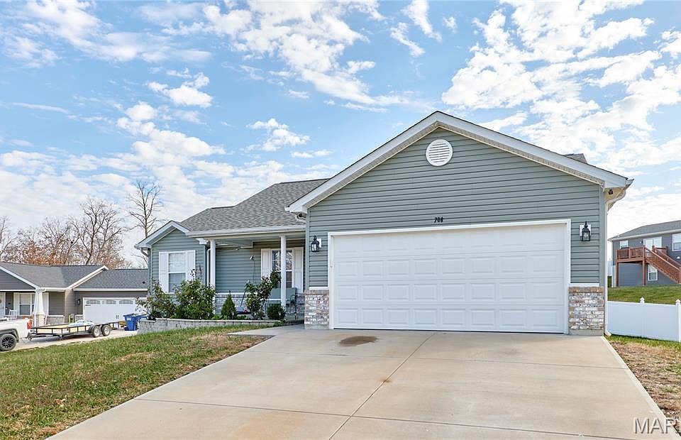 2nd image of 708 Vicksburg Ln