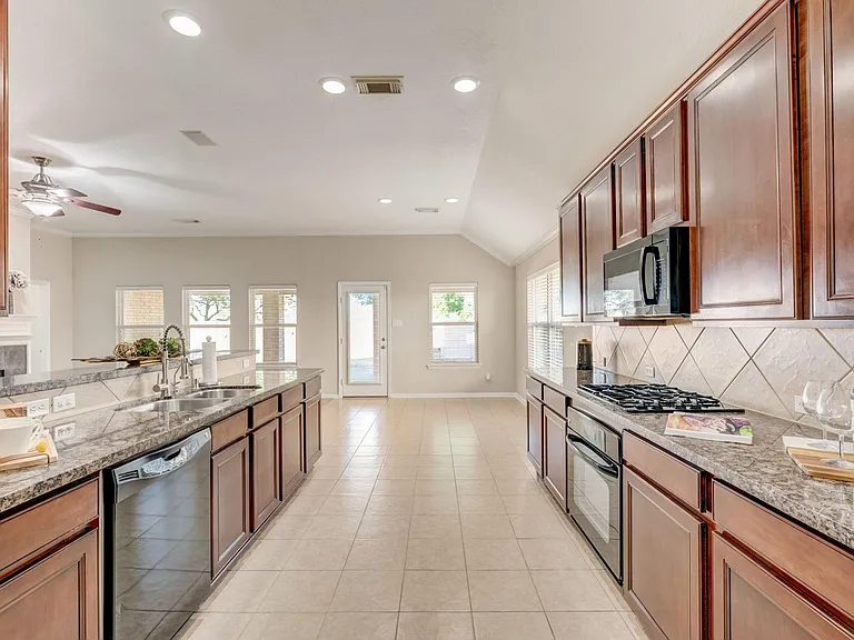 7219 Palmito Ranch Dr — Photo 19