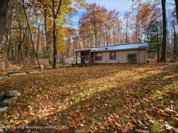 792 Bungo Lake Rd, Harrison, MI 48625