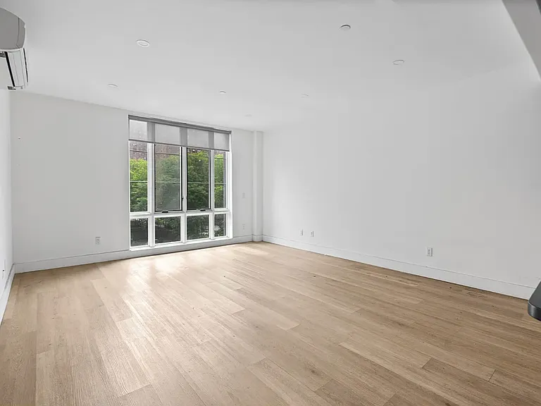 2490 3rd Ave #5A — Photo 8