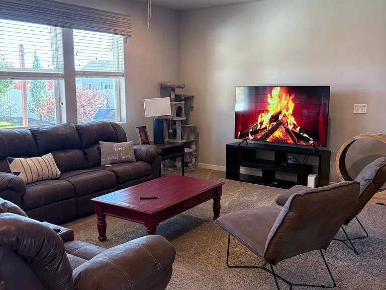 2302 Tabor St — Photo 1