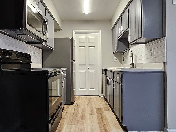 3rd image of 3097-3107 Silver Rock Ave #3103
