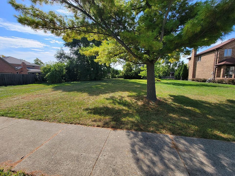 2nd image of 8615 W Park Ln