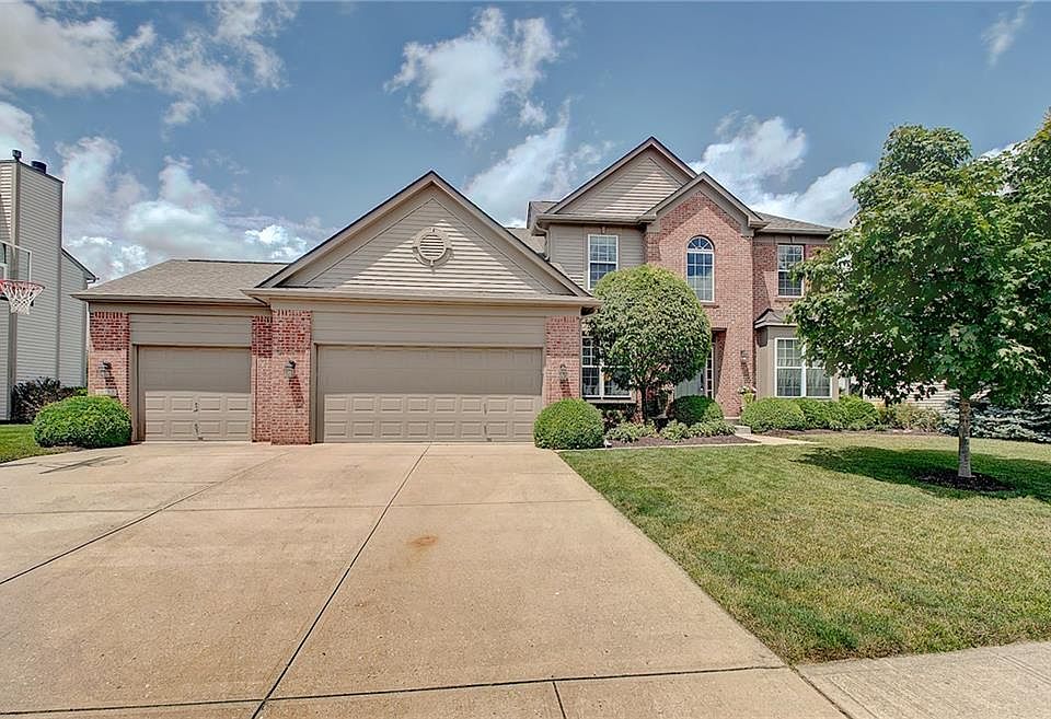 1st image of 16752 Lakeville Xing