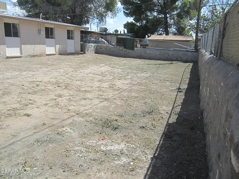 305 Corvena Way — Photo 26