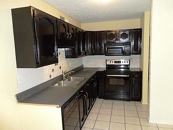 2nd image of 3905 Mulberry Ln