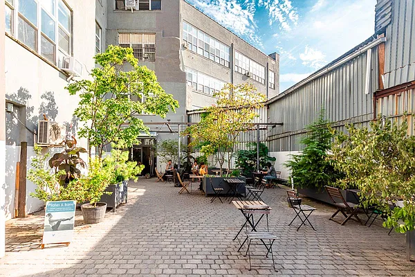 Rented by MySpaceNYC | media 11