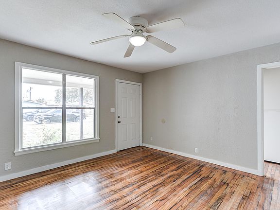 4th image of 4817 35th St