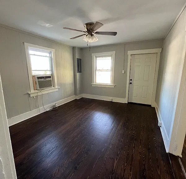 1106 Parker St — Photo 4