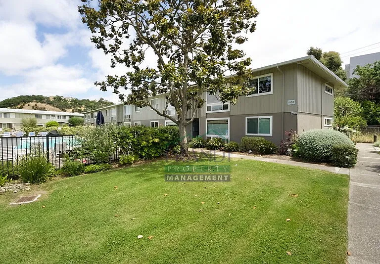 1032 Los Gamos Rd #D — Photo 14