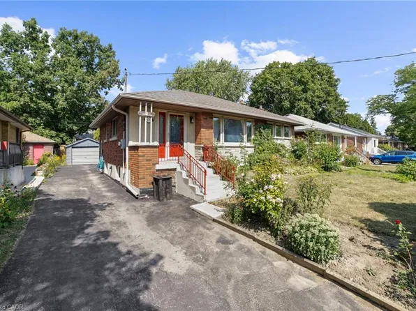 272 Upper Paradise Rd, Hamilton, ON L9C 5C2