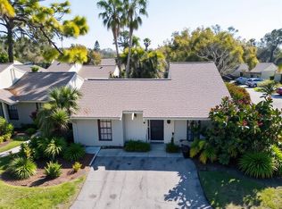 25 Windrush Bay Dr, Tarpon Springs, FL 34689