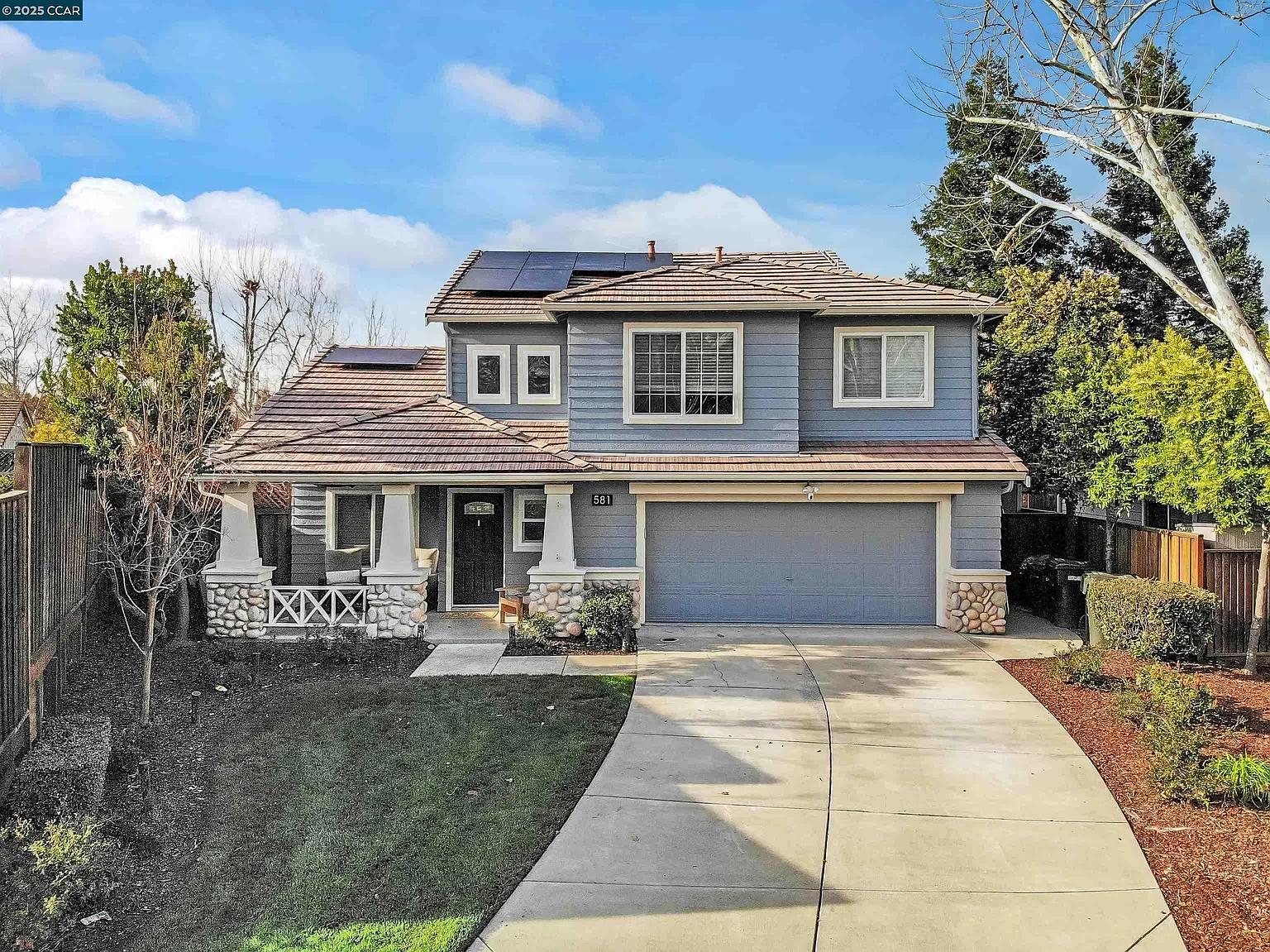581 Saddleback Cir photo 1