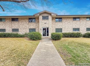 223 W Silver Sands Dr APT 8, San Antonio, TX 78216