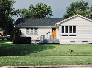 8004 Oakwood St, Ralston, NE 68127