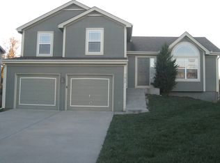 11912 N Forest Ave, Kansas City, MO 64155