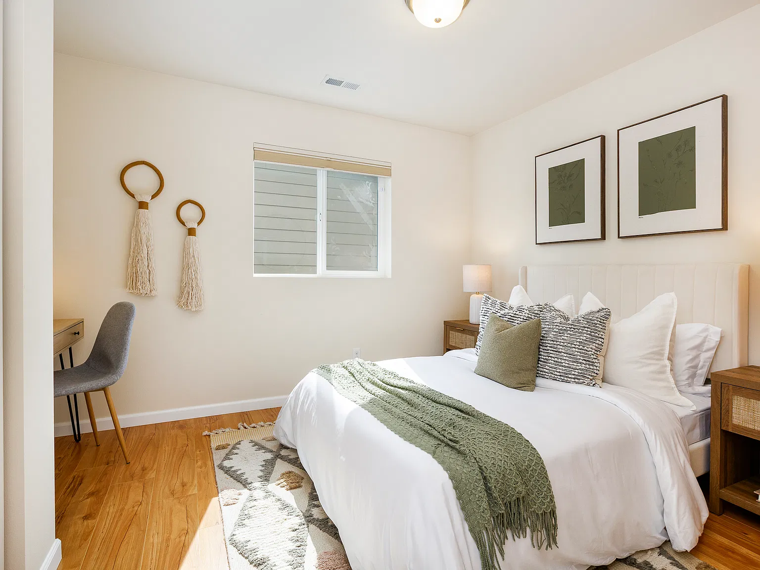 4 bed, 1807 sqft, $3,099 — Photo 2