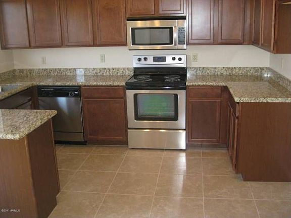 3rd image of 1522 W Wickieup Ln