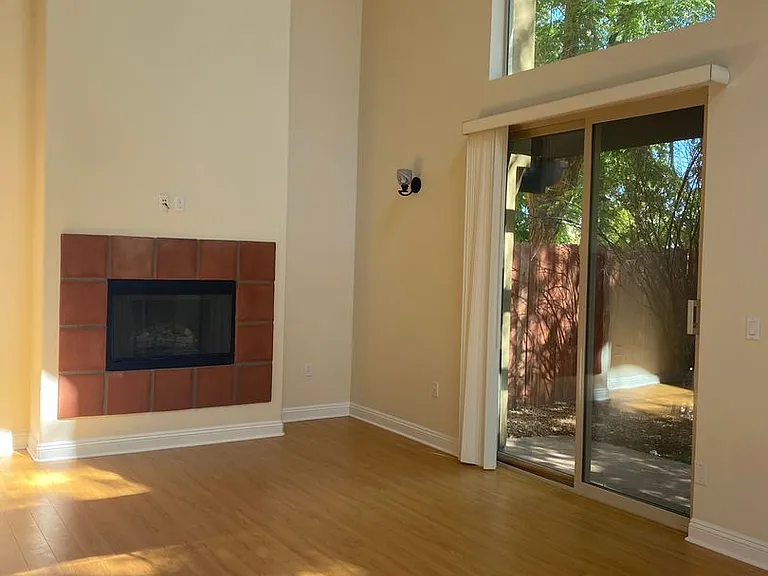 23130 Sherman Pl — Photo 27