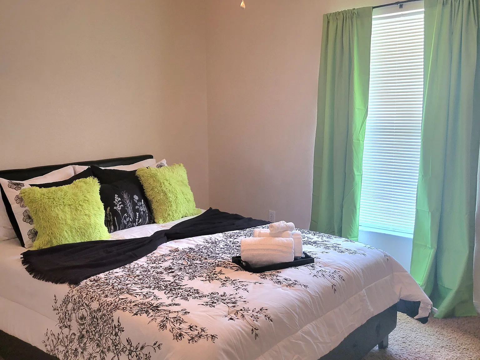 2 bed, $2,050 — Photo 2