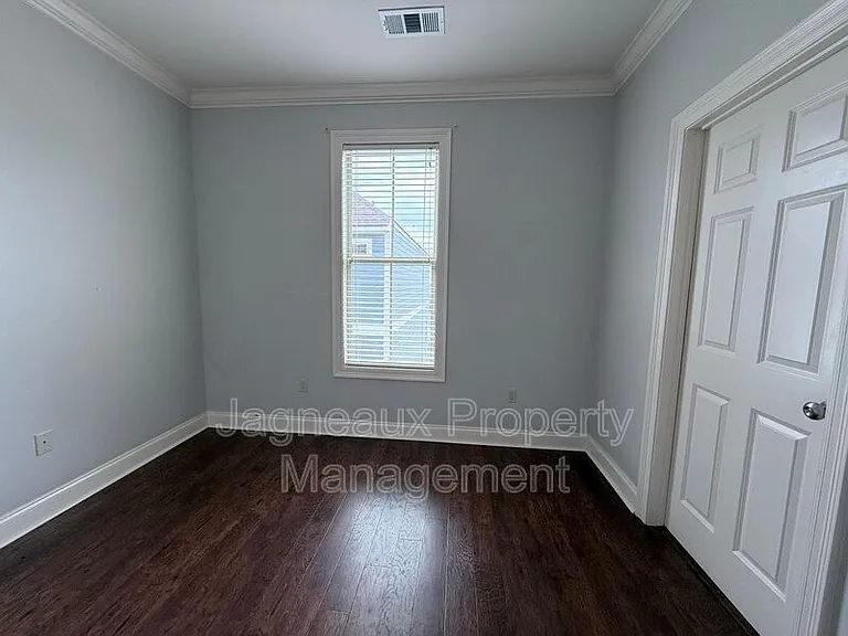 108 Shallowford Dr — Photo 2