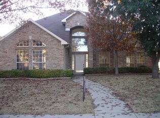 2117 Austin Dr, Mesquite, TX 75181