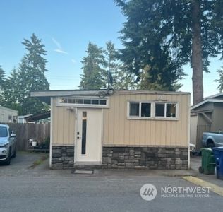 3612 NE 4th #18, Renton, WA, 98056