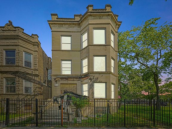 2nd image of 3906 W Gladys Ave
