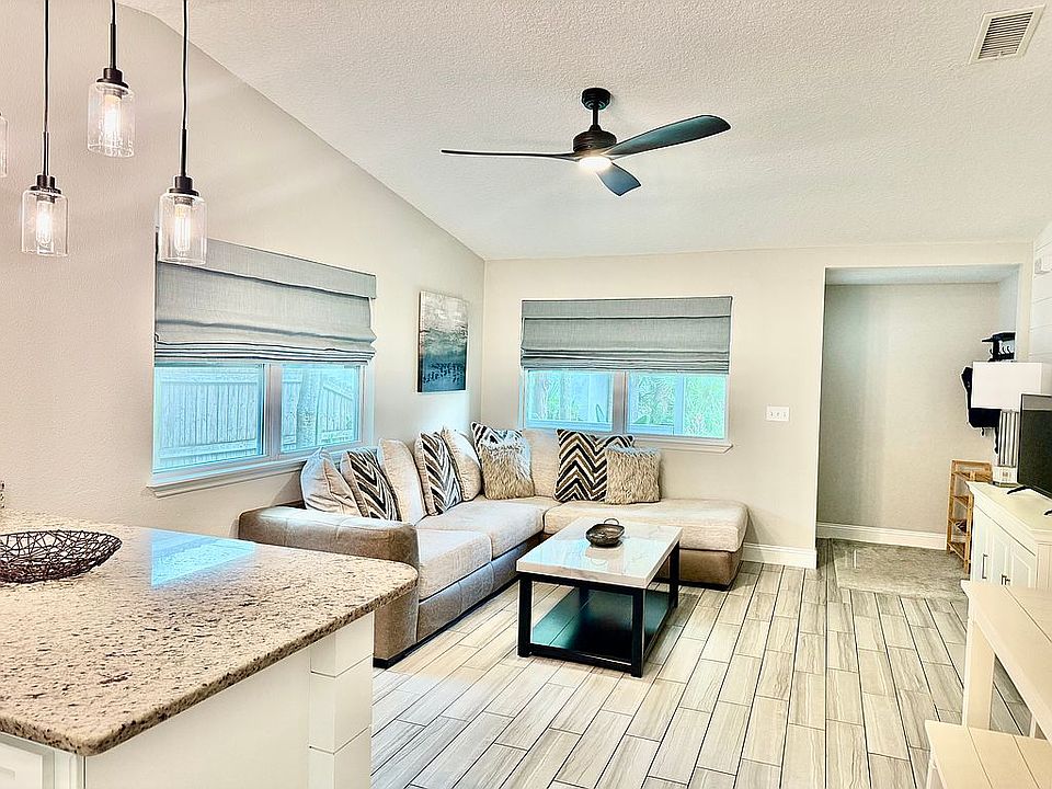 Spacious vaulted great room