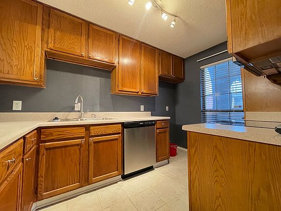 5th image of 7330 Kingswood Cir
