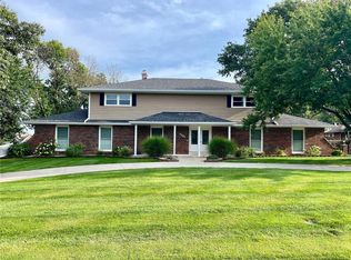 1151 S Sunset Dr, Maryville, MO 64468