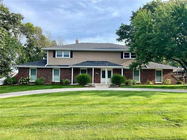 1151 S Sunset Dr, Maryville, MO 64468