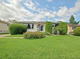 3536 104th St NW, Edmonton, AB T6J2J7
