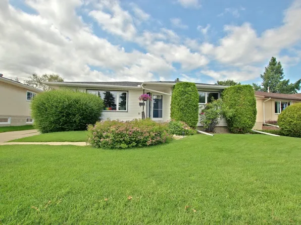 3536 104th St NW, Edmonton, AB T6J 2J7
