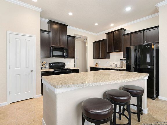 5th image of 863 Highland Vista